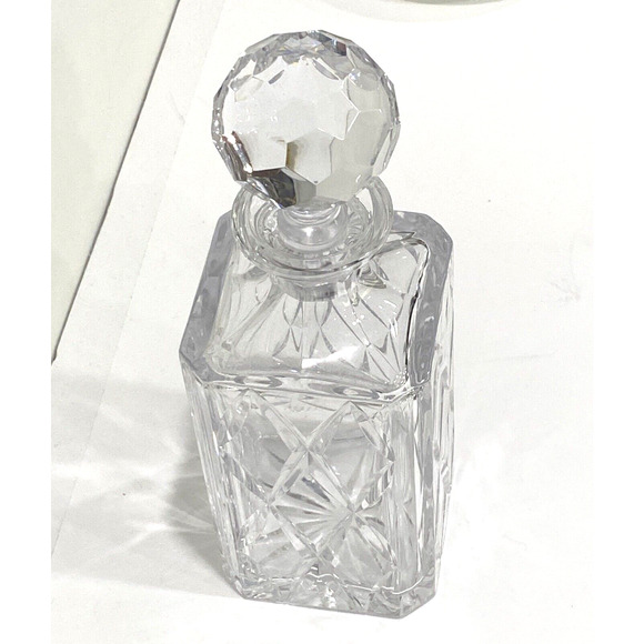 Vintage clear leaded crystal liquor decanter whiskey bottle with faceted stopper - Picture 10 of 11